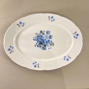 Grand plat ovale en porcelaine de Bohême