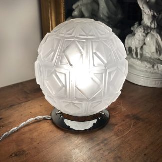 Lampe globe Art Déco, verre dépoli à décor géométriques