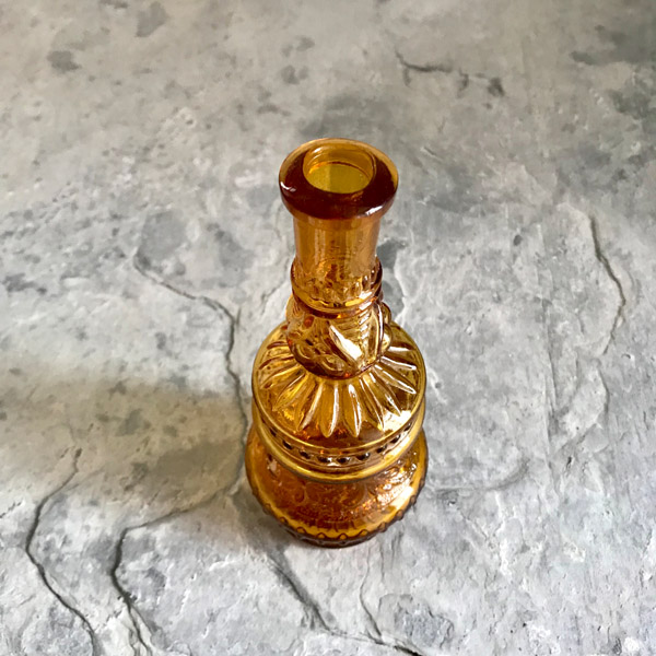 Flacon en verre ancien ambré