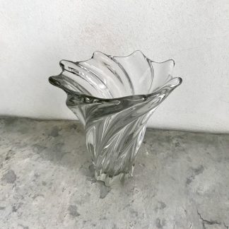 Grand vase en cristal torsadé