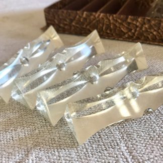 Porte-couteaux en plastique dans leur écrin