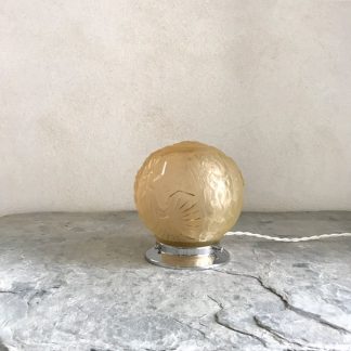 lampe globe Art Déco signé Muller Frères Lunéville, modèle "Aux paons"