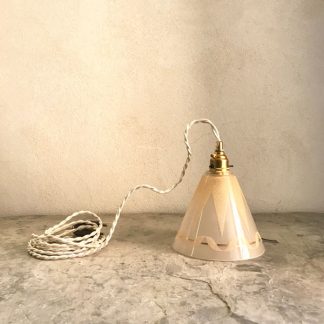 lampe baladeuse, tulipe en forme de cône