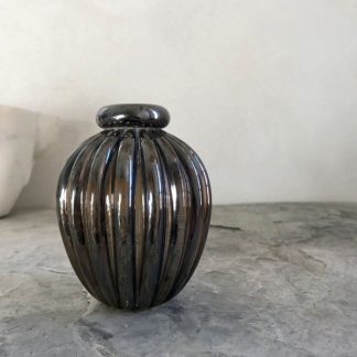 Vase en verre Murano irisé noir