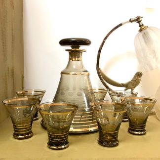 Service à liqueur vintage en verre fumé et doré, une carafe et 7 verres