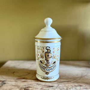 Pot à pharmacie en porcelaine de Limoges “Onguent Napolitain”