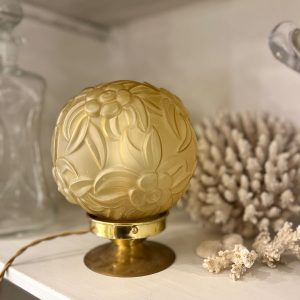 Lampe globe "feuilles de houx"