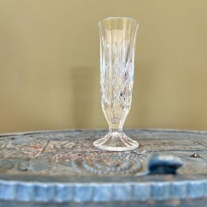 Vase soliflore en verre taillé