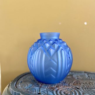 vase-verre-depoli-art-deco-bleu-CLA-1