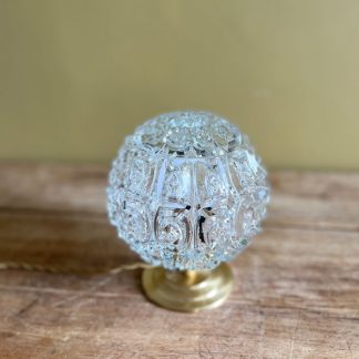 lampe-globe-verre-diamant-croix-2