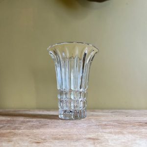 Vase tulipier en cristal moulé