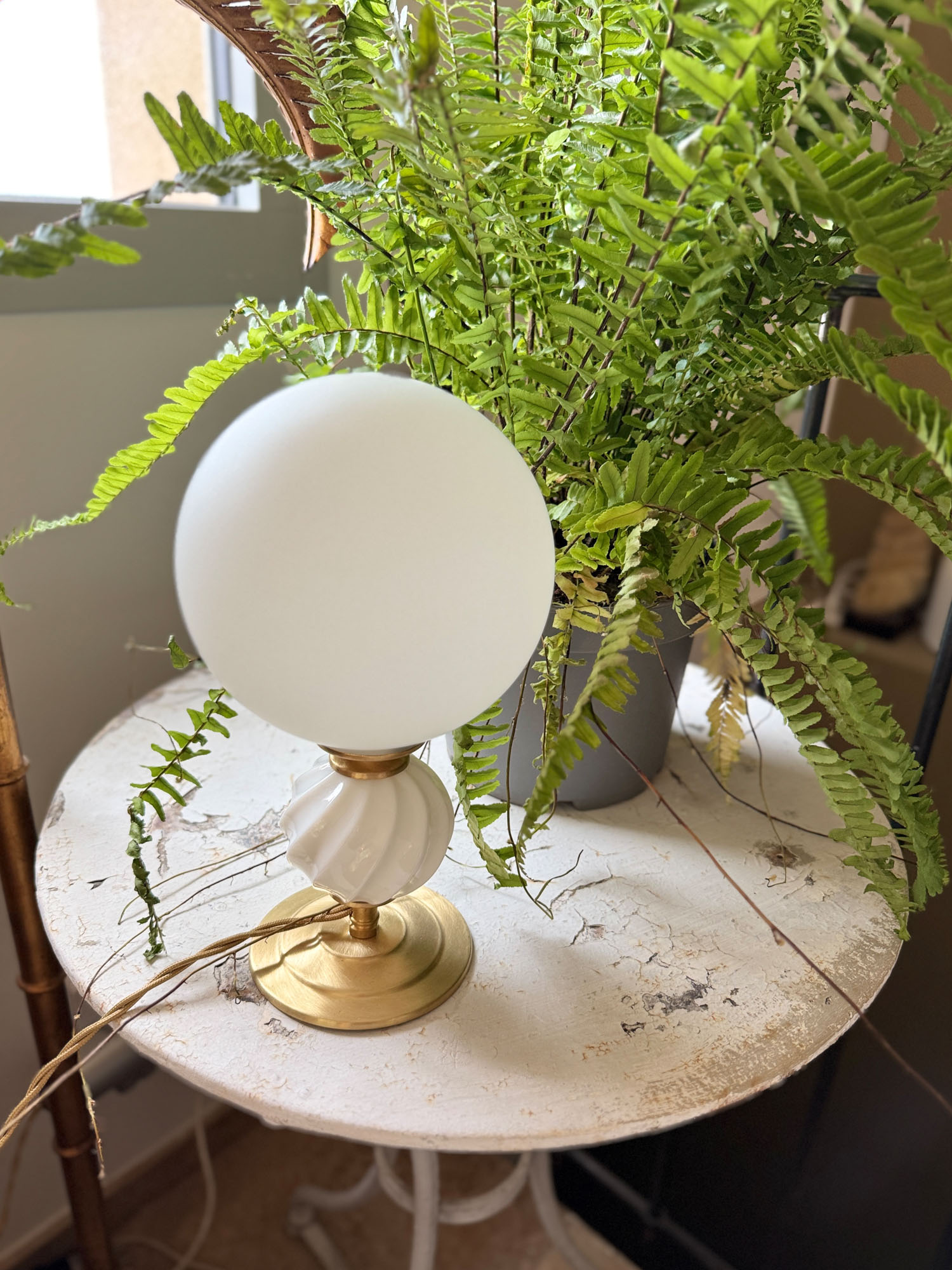 Lampe Globe opaline Brocante Et D co Chic