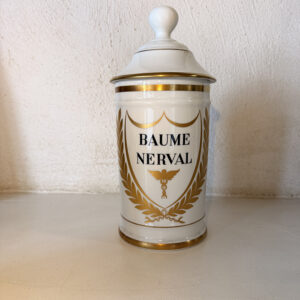 Pot à pharmacie « Baume Nerval » en porcelaine de Limoges